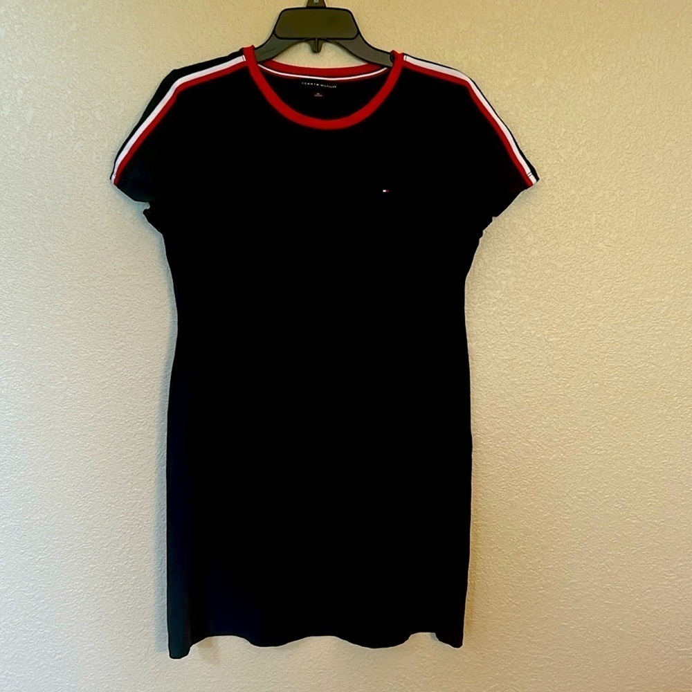 Women’s Tommy Hilfiger blue dress size medium.